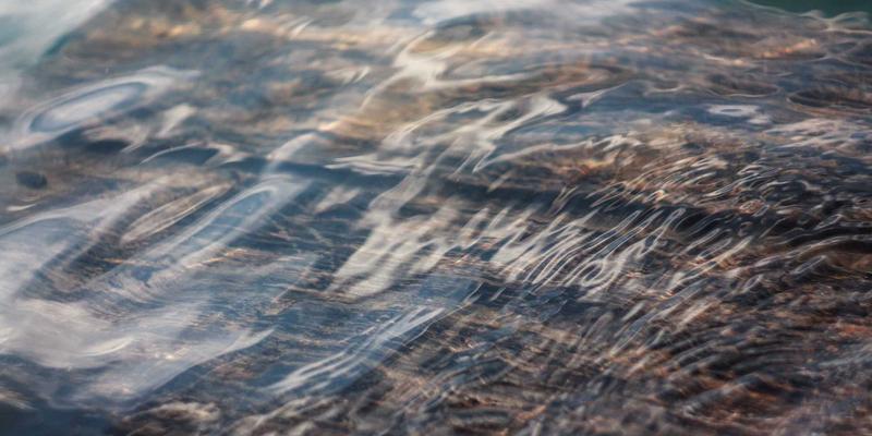 专业眼部抗初老护理指南：科学应对细纹、眼袋与眼皮松弛