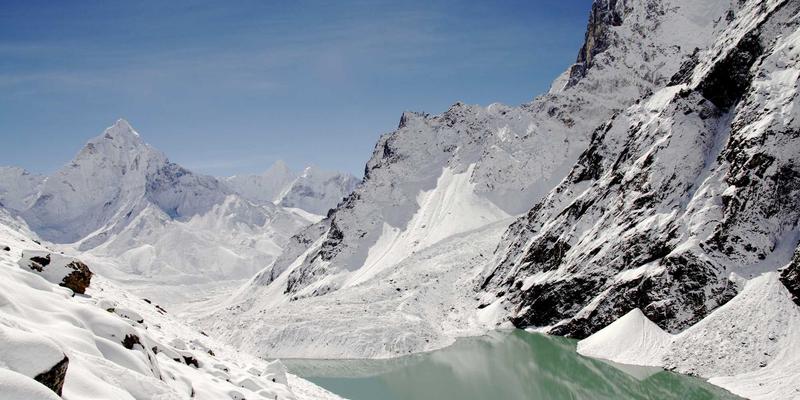 从传统沙龙到专业美学：解析美容行业的专业化发展之路