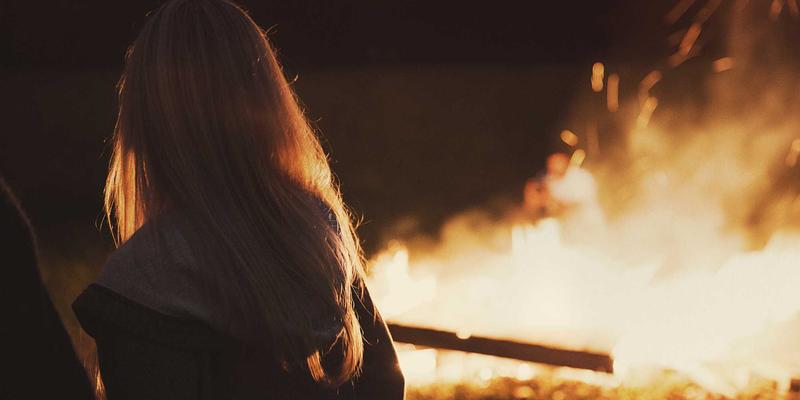 天然有机护肤品真的更安全吗？成分党教你解读配方，守护美甲、造型与SPA后的肌肤健康